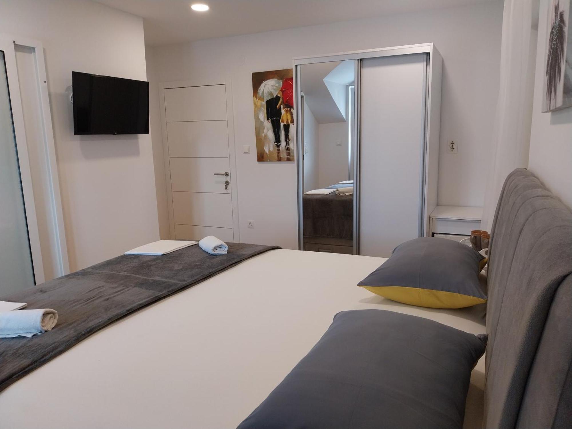 Apartments Rose Loboja Makarska Bilik gambar